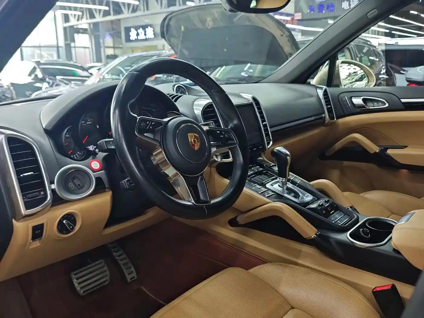 Cayenne 2015 Cayenne 3.0T — миниатюра 2
