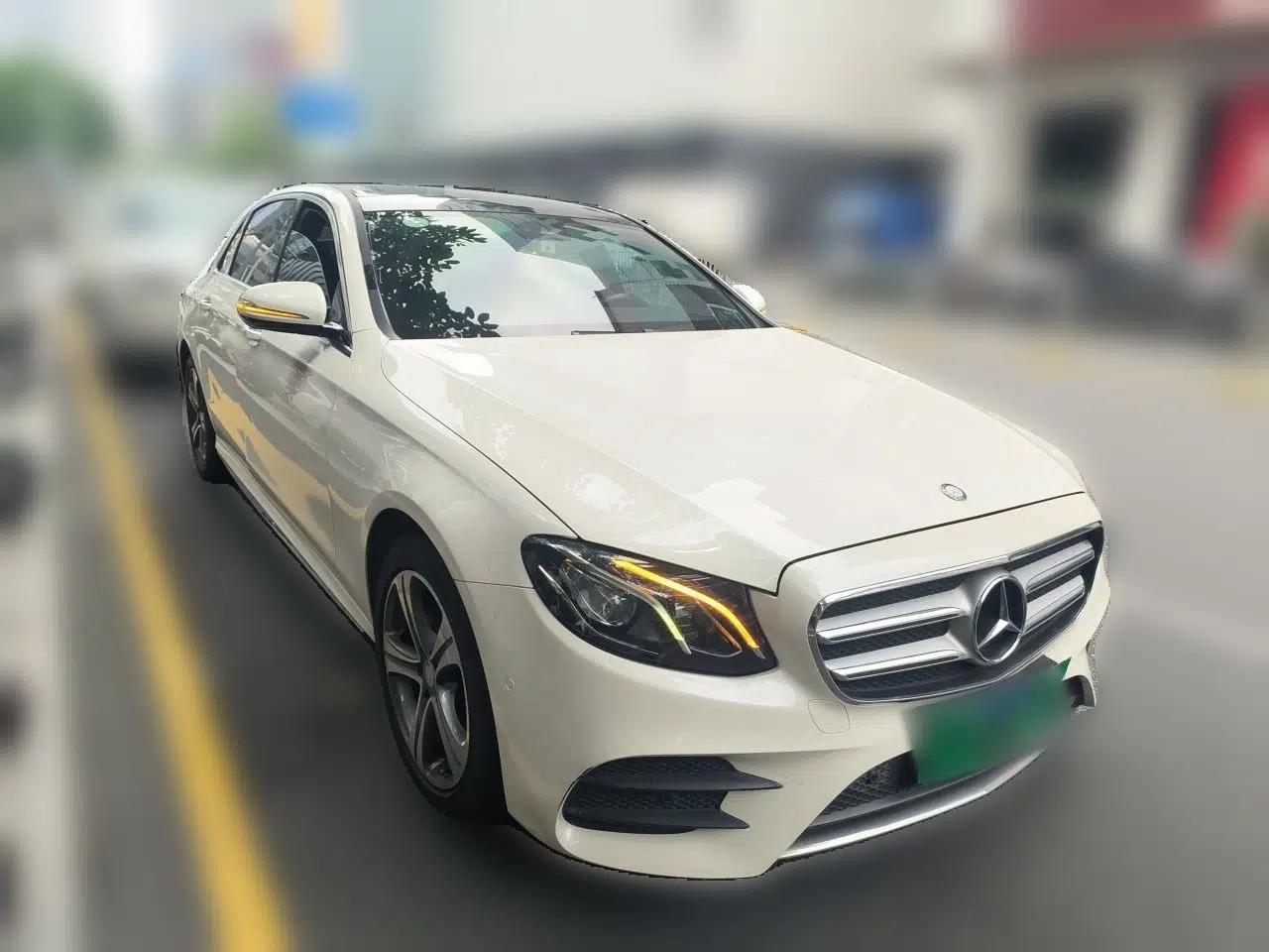 Mercedes-Benz E-Class 2016 E 200 L Sport Edition — миниатюра 3