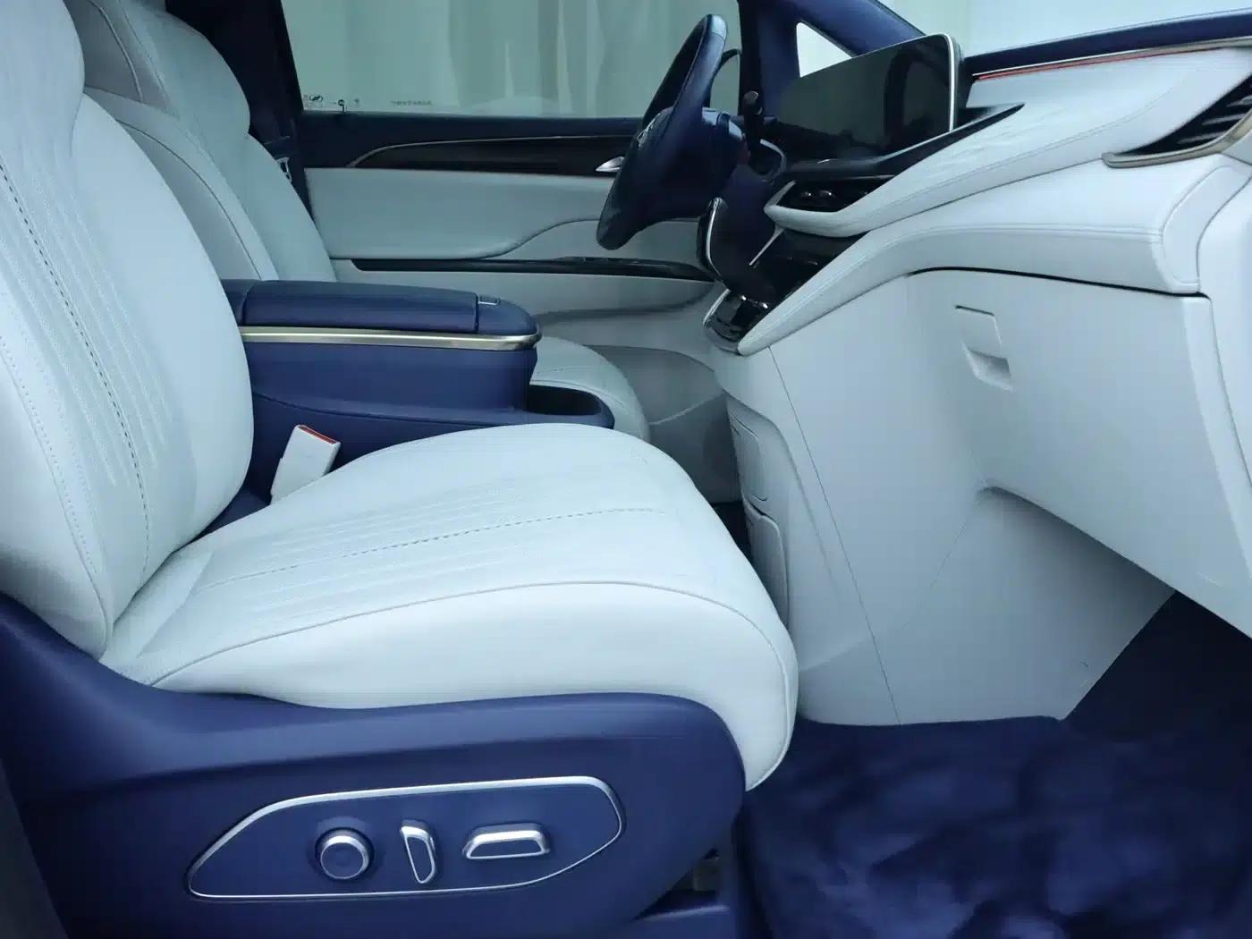 Buick GL8 2022 Avenir Four-Seat Premium Edition — миниатюра 8