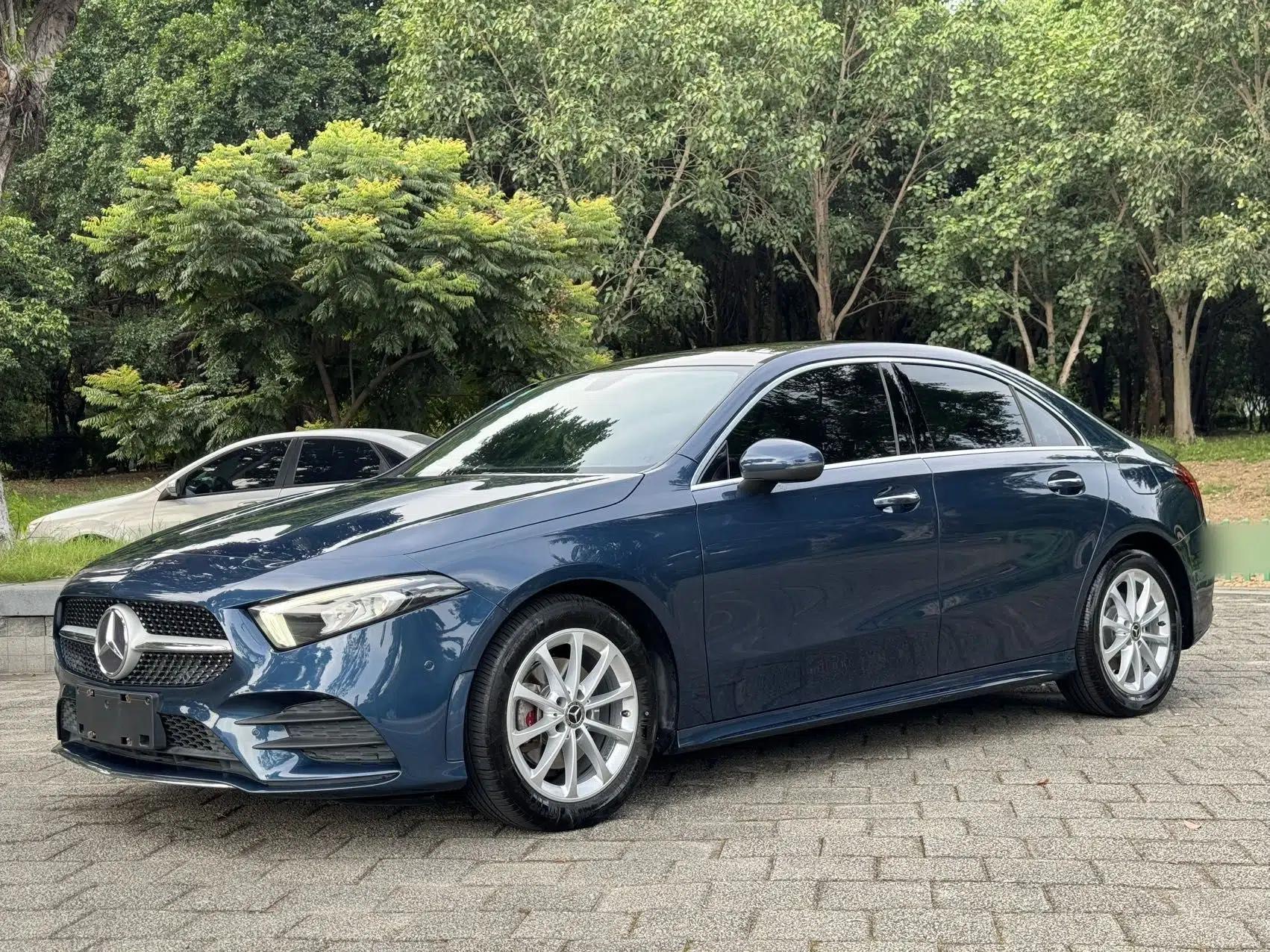 Mercedes-Benz A-Class 2019 A 200 L Sport Sedan — миниатюра 8