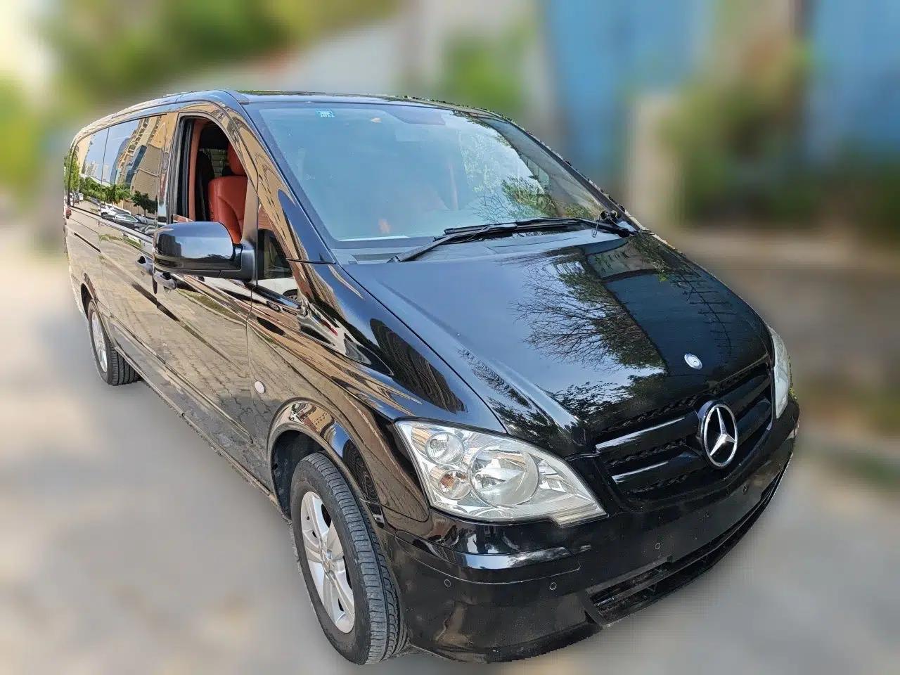 Mercedes-Benz Vito 2011 2.5L 7-seater executive version — миниатюра 3