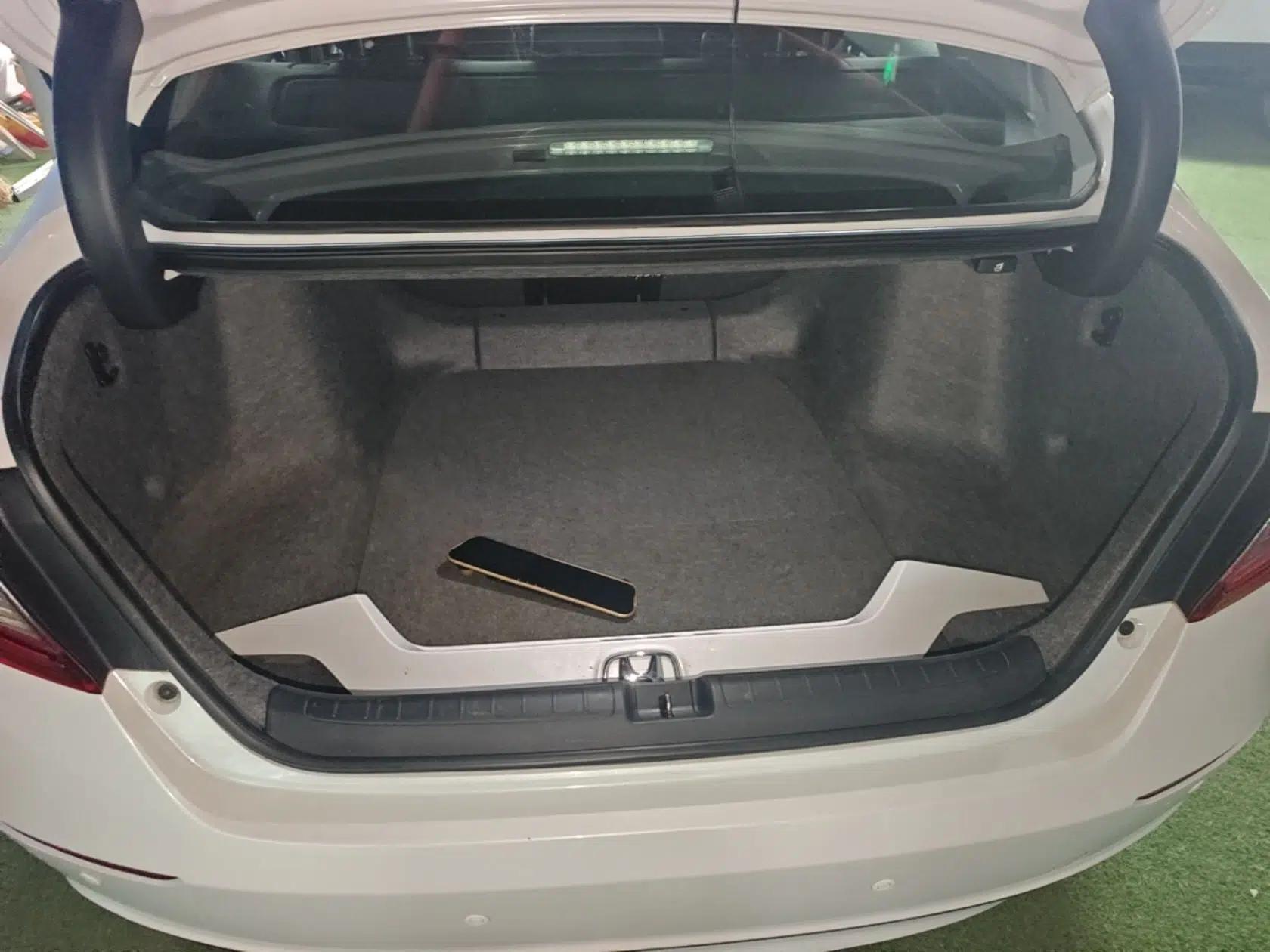 Honda Accord 2018 230TURBO Comfort Version National V — миниатюра 22