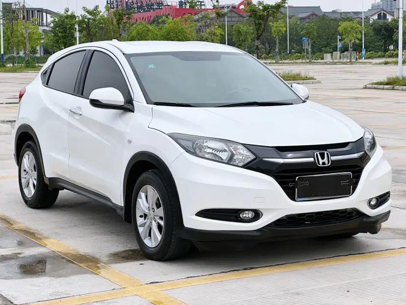 Honda Vezel 2017 1.5L CVT 2WD Comfort Model — миниатюра 3