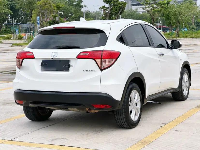 Honda Vezel 2017 1.5L CVT 2WD Comfort Model — миниатюра 6