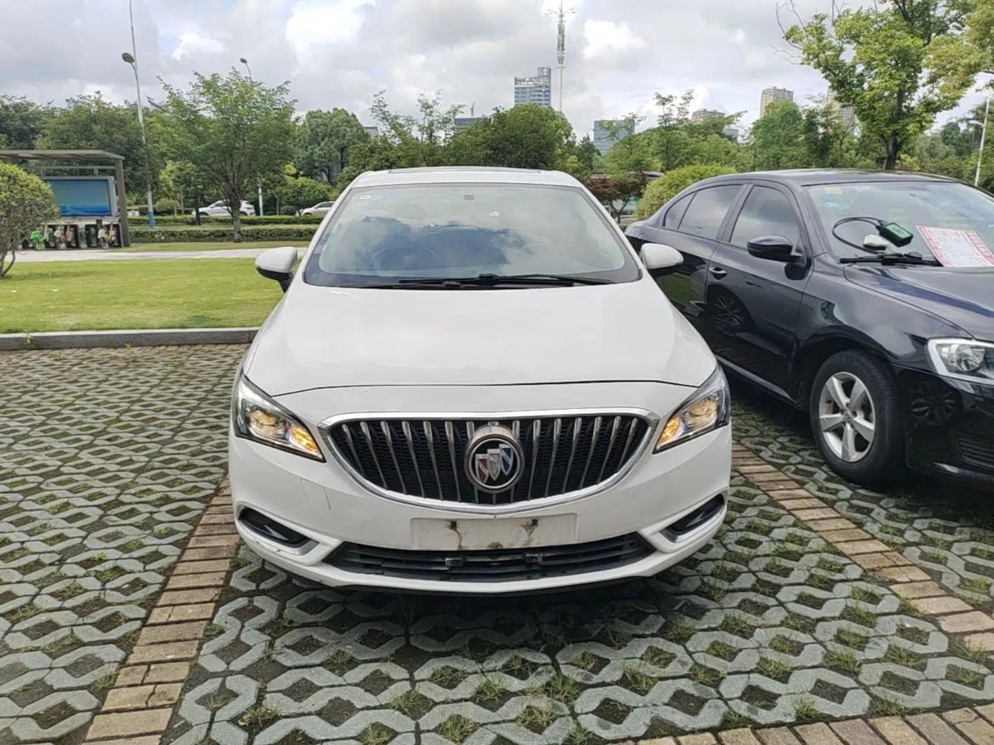 Buick Verano 2017 Sedan 20T Dual-Clutch Leading Model — миниатюра 2