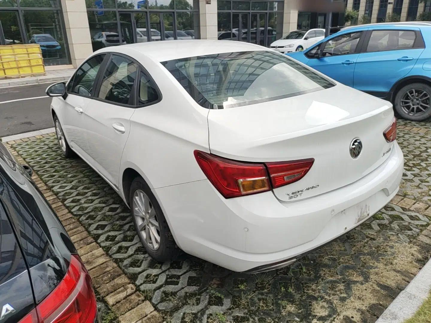 Buick Verano 2017 Sedan 20T Dual-Clutch Leading Model — миниатюра 4