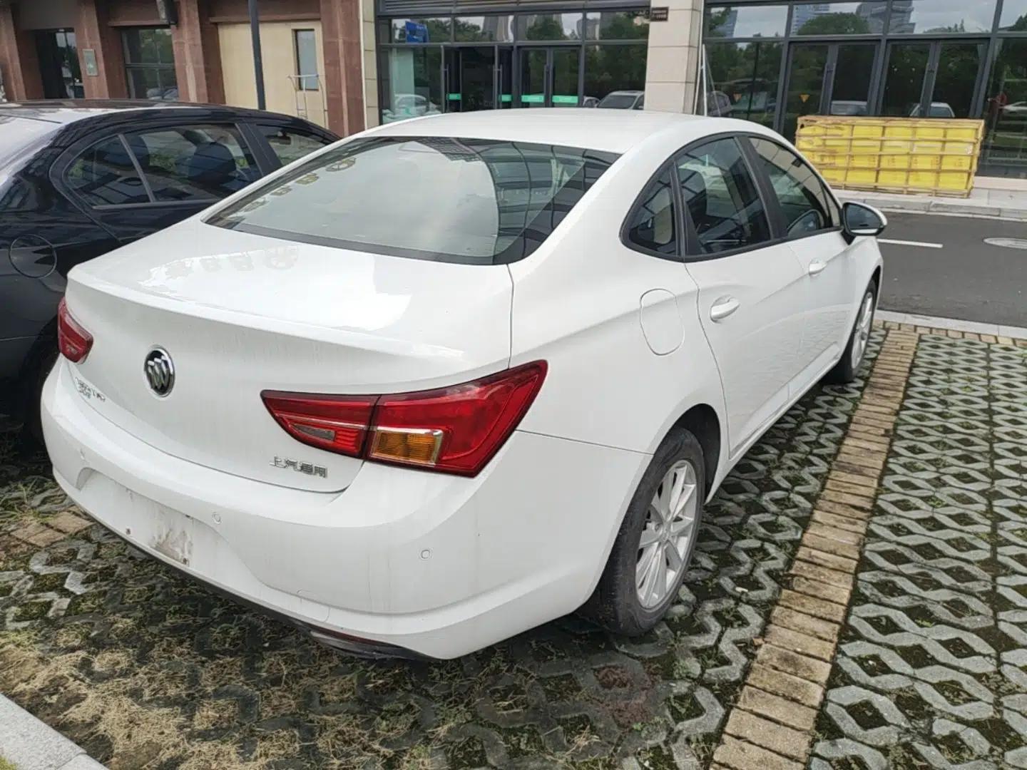 Buick Verano 2017 Sedan 20T Dual-Clutch Leading Model — миниатюра 6