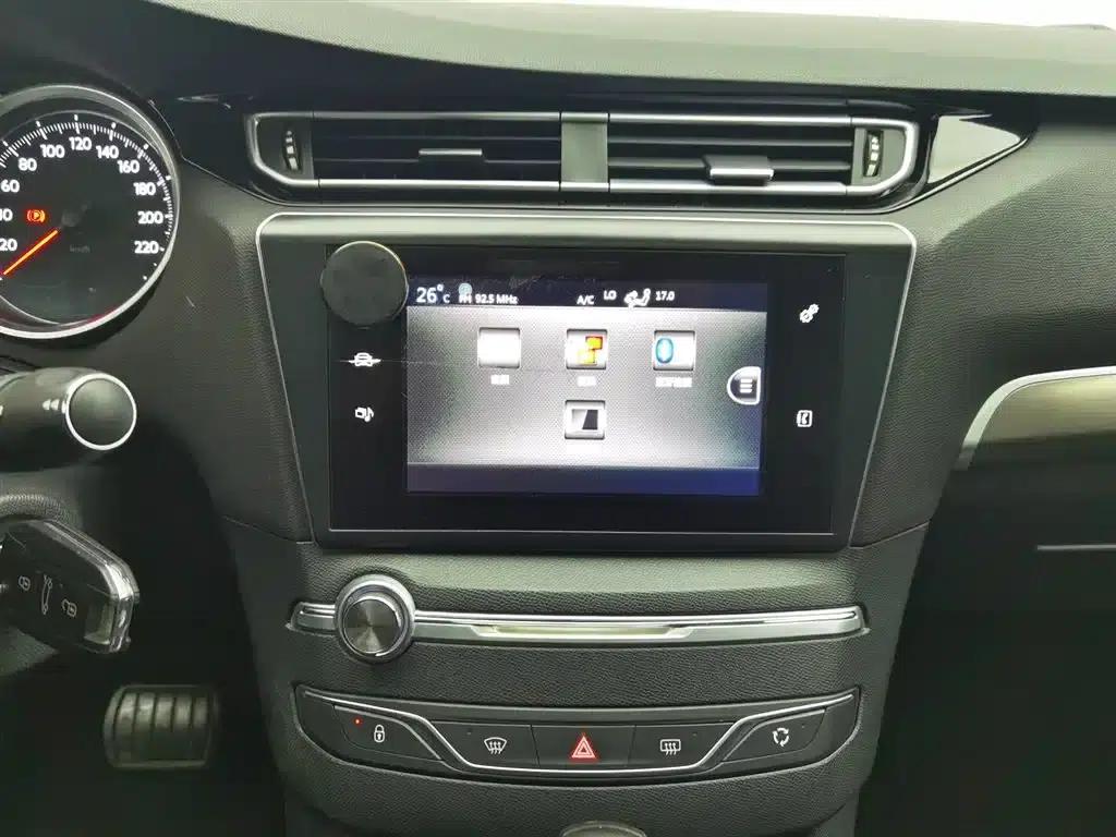 Peugeot 408 2016 1.6T Automatic Luxury Edition — миниатюра 12