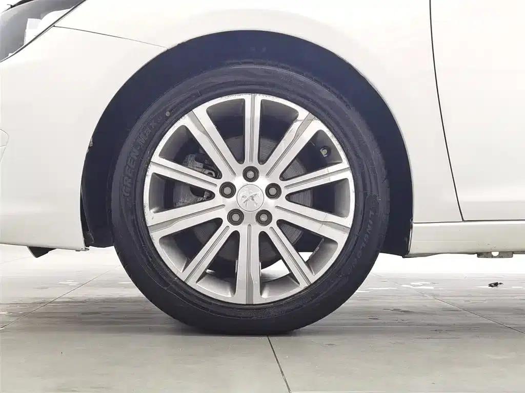 Peugeot 408 2016 1.6T Automatic Luxury Edition — миниатюра 17