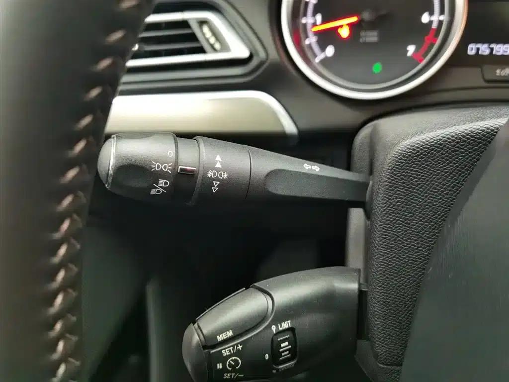 Peugeot 408 2016 1.6T Automatic Luxury Edition — миниатюра 21
