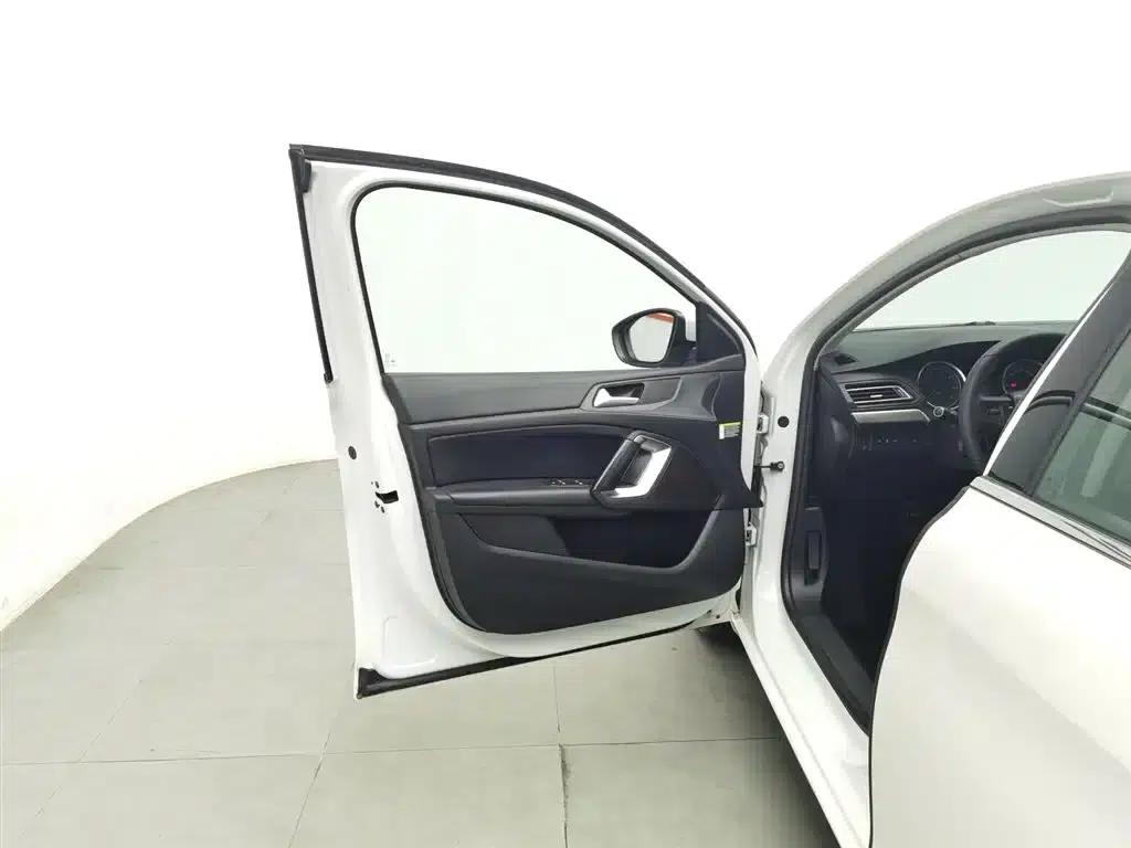 Peugeot 408 2016 1.6T Automatic Luxury Edition — миниатюра 8