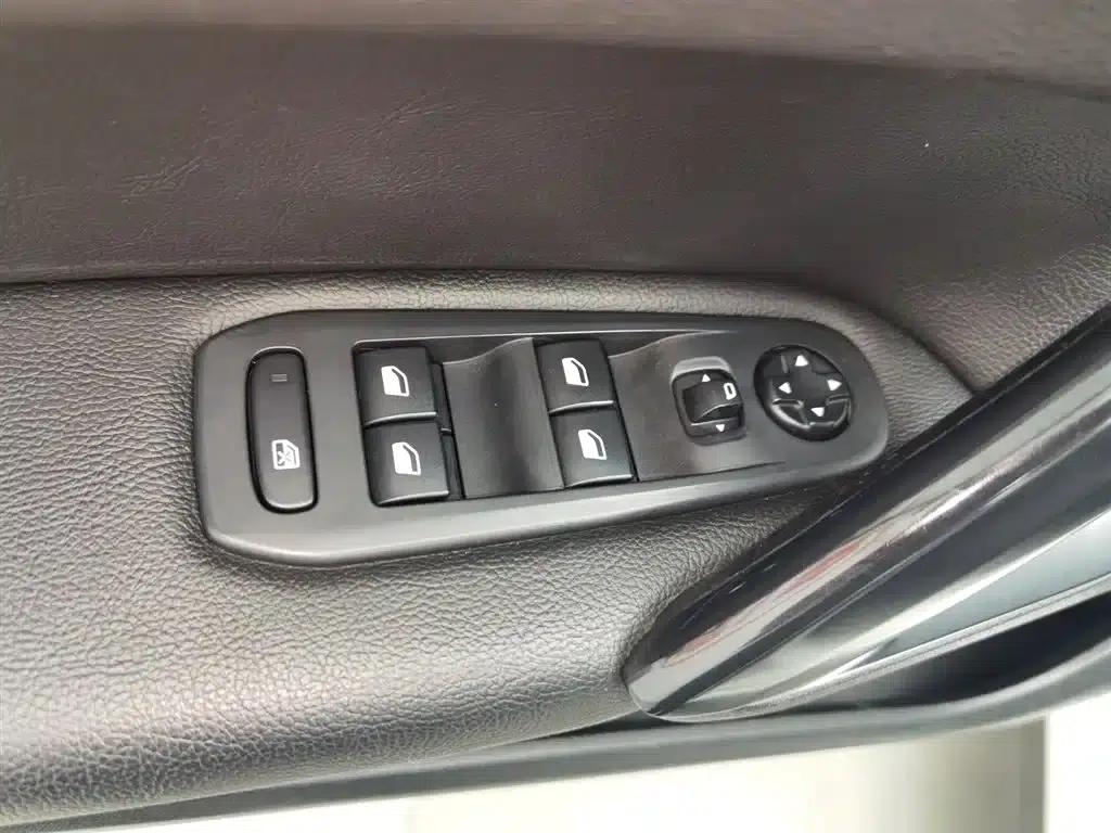 Peugeot 408 2016 1.6T Automatic Luxury Edition — миниатюра 9