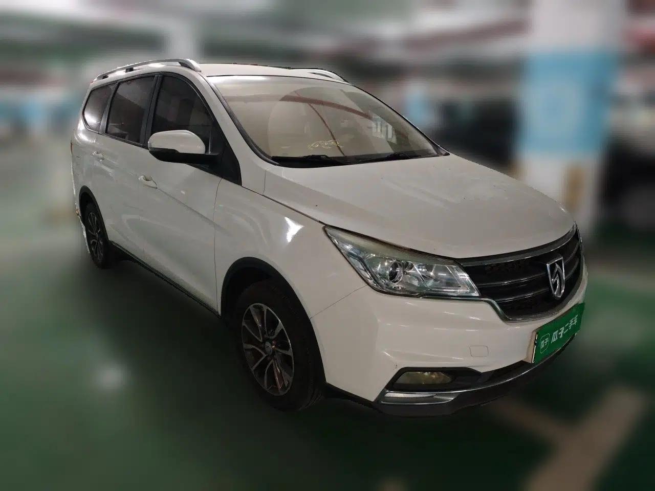 Baojun 730 2017 1.5T Manual Fashion Version 7 Seats China V Emission Standard — миниатюра 3