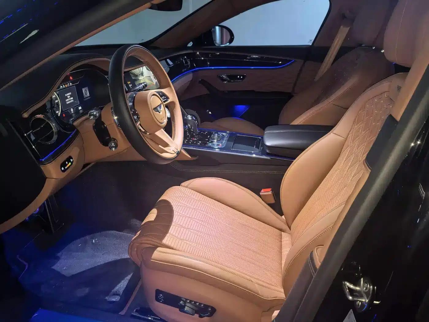 2024 Flying Spur 4.0T V8 Elegance Edition — миниатюра 3