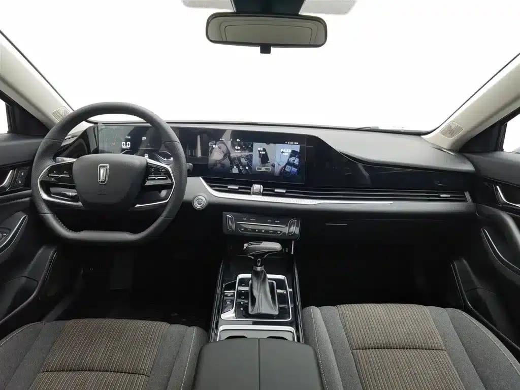Bestune B70 2022 Model, Third Generation, 1.5T Automatic Enjoyment Edition — миниатюра 5