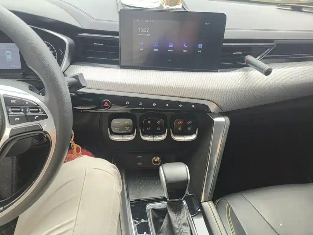 Beijing X3 2019 1.5T CVT Glory Edition — миниатюра 13