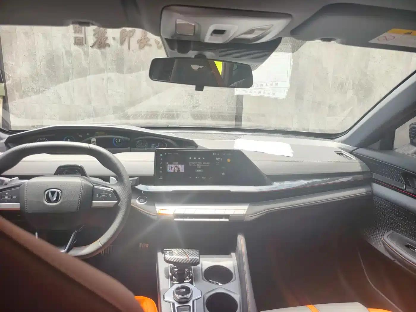 Changan UNI-V 2024 1.5T Premium Edition — миниатюра 6