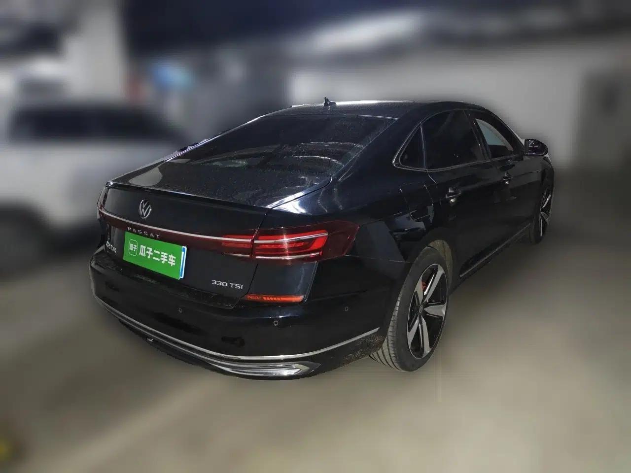 Volkswagen Passat 2023 Facelift 330TSI Luxury Edition — миниатюра 6
