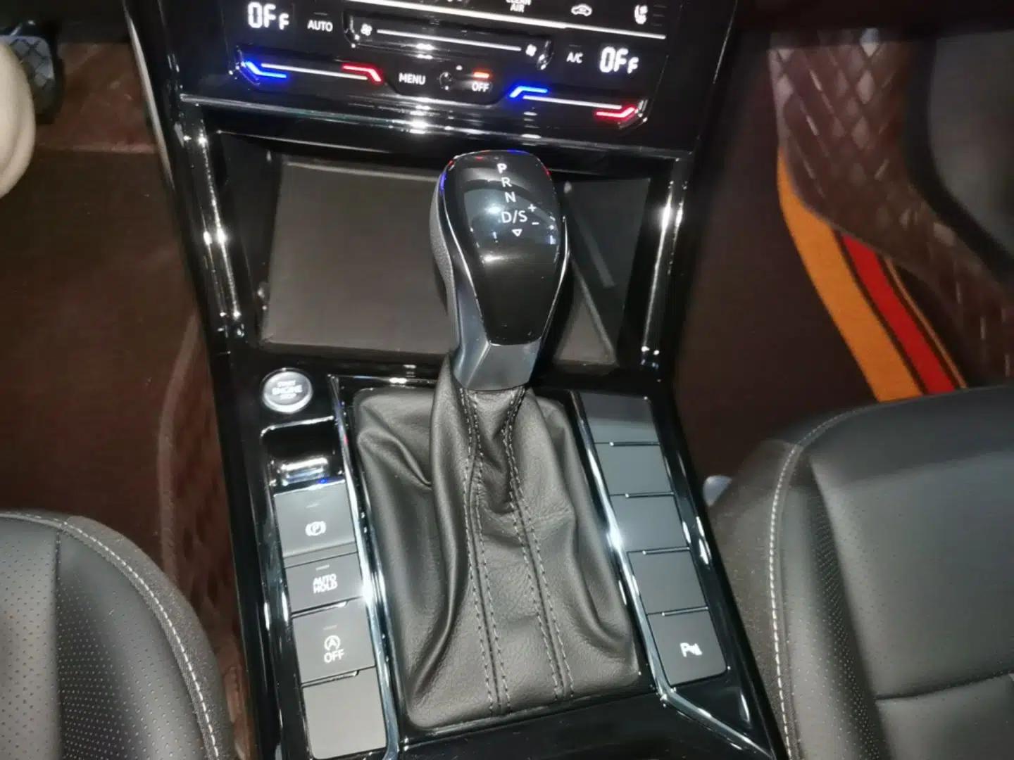 Volkswagen Passat 2025 Outstanding Model 330TSI Starry Elite Edition — миниатюра 16
