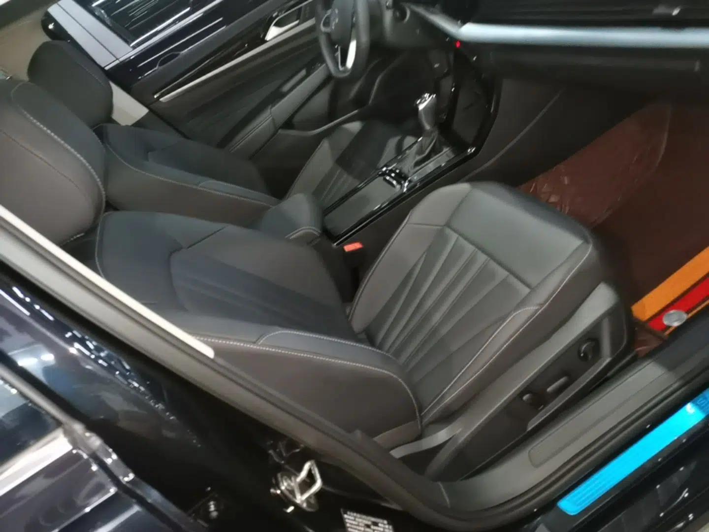 Volkswagen Passat 2025 Outstanding Model 330TSI Starry Elite Edition — миниатюра 19