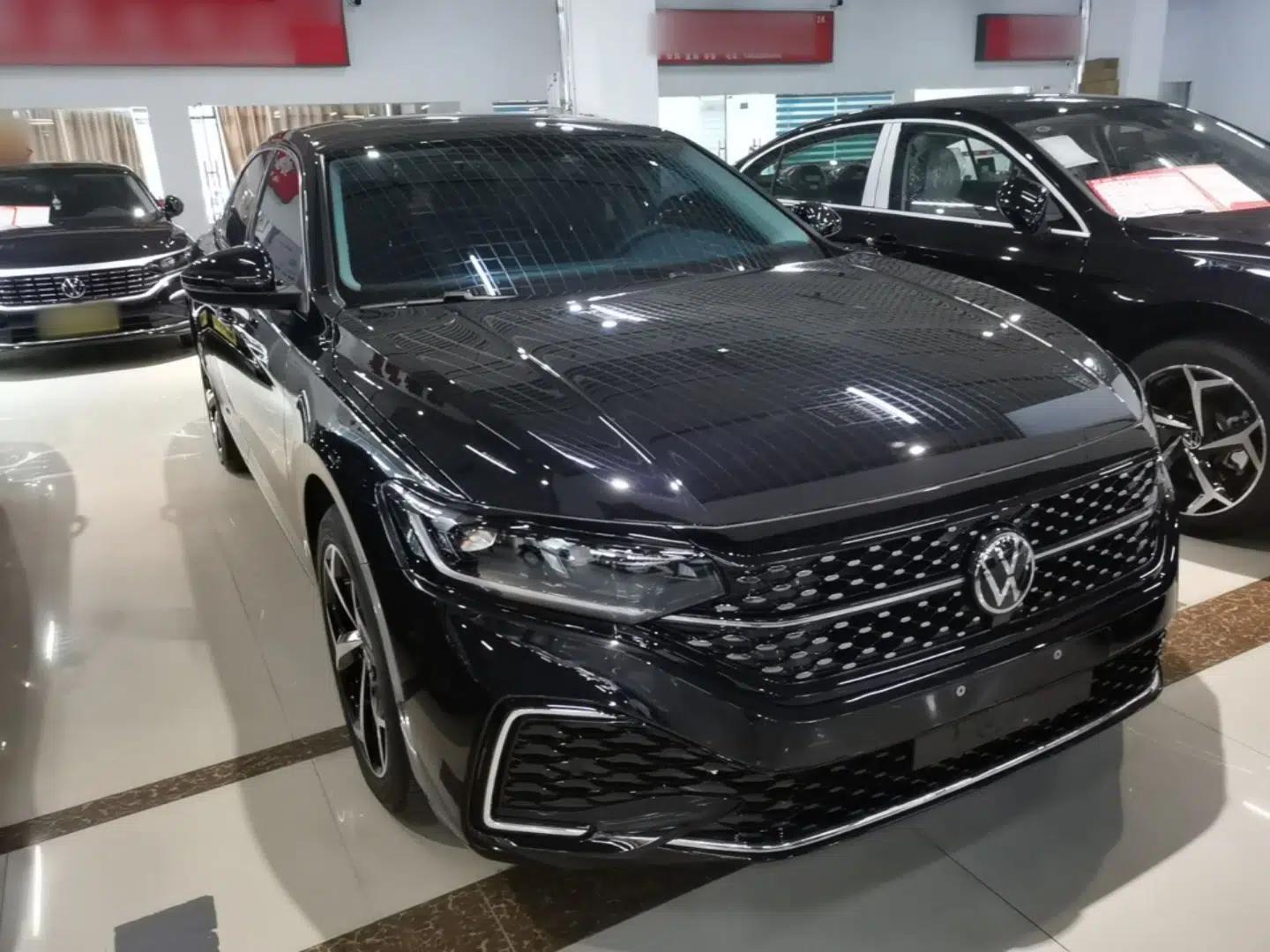 Volkswagen Passat 2025 Outstanding Model 330TSI Starry Elite Edition — миниатюра 3