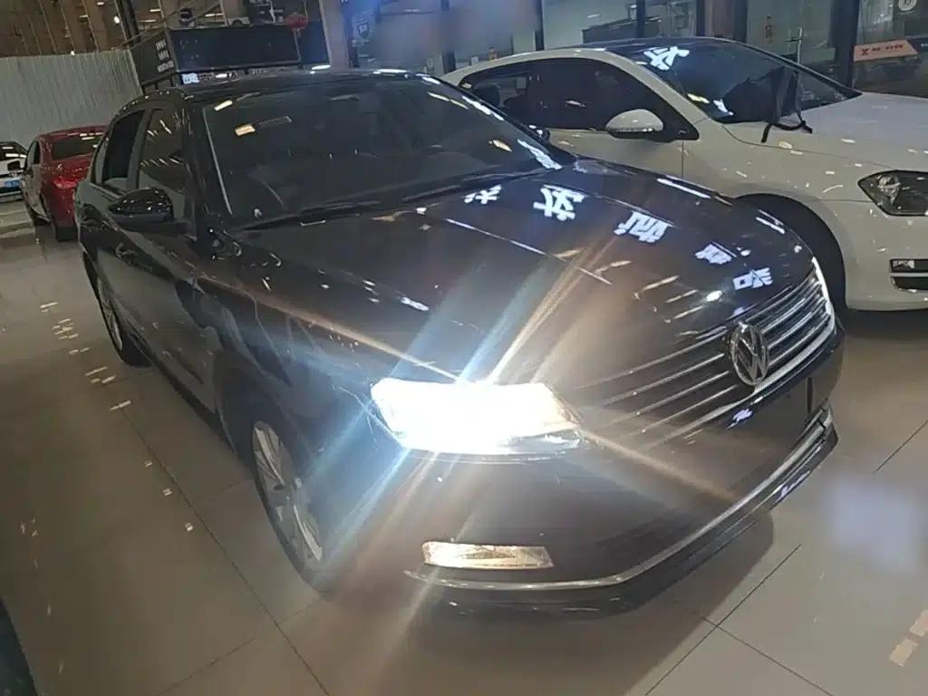 2015 Volkswagen Lavida 1.6L Automatic Comfort Edition — миниатюра 4