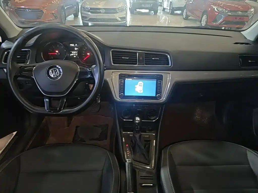 2015 Volkswagen Lavida 1.6L Automatic Comfort Edition — миниатюра 10
