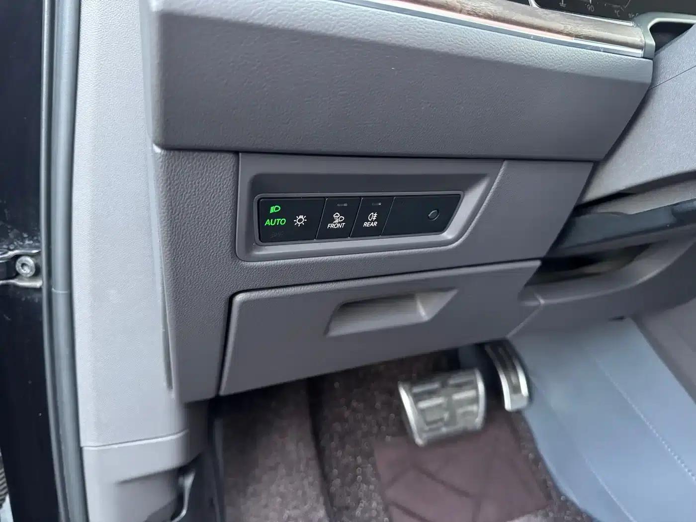 Touareg 2019 2.0TSI R-Line Edition (National V Emission Standard) — миниатюра 13
