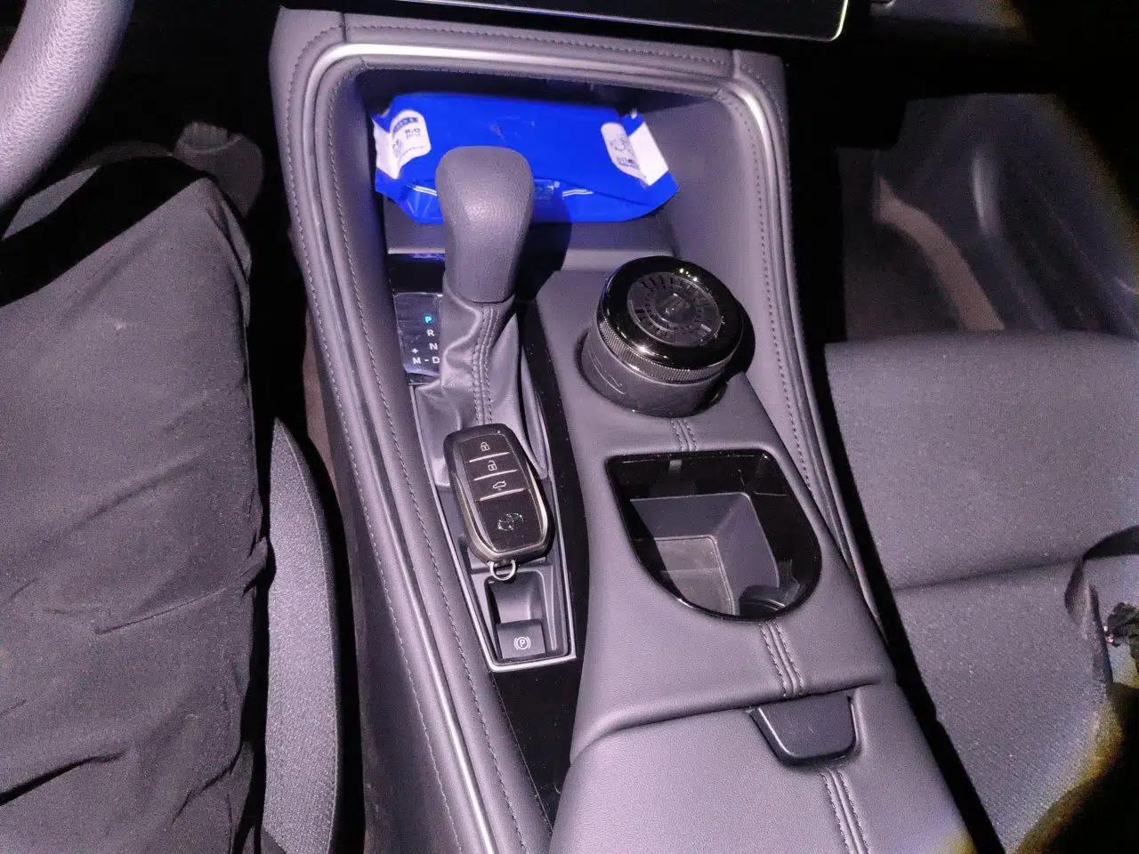 Toyota Avalon 2024 2.0L Ambition Edition — миниатюра 14