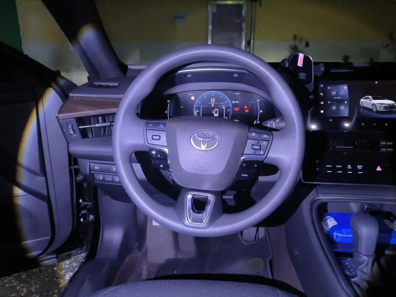 Toyota Avalon 2024 2.0L Ambition Edition — миниатюра 10