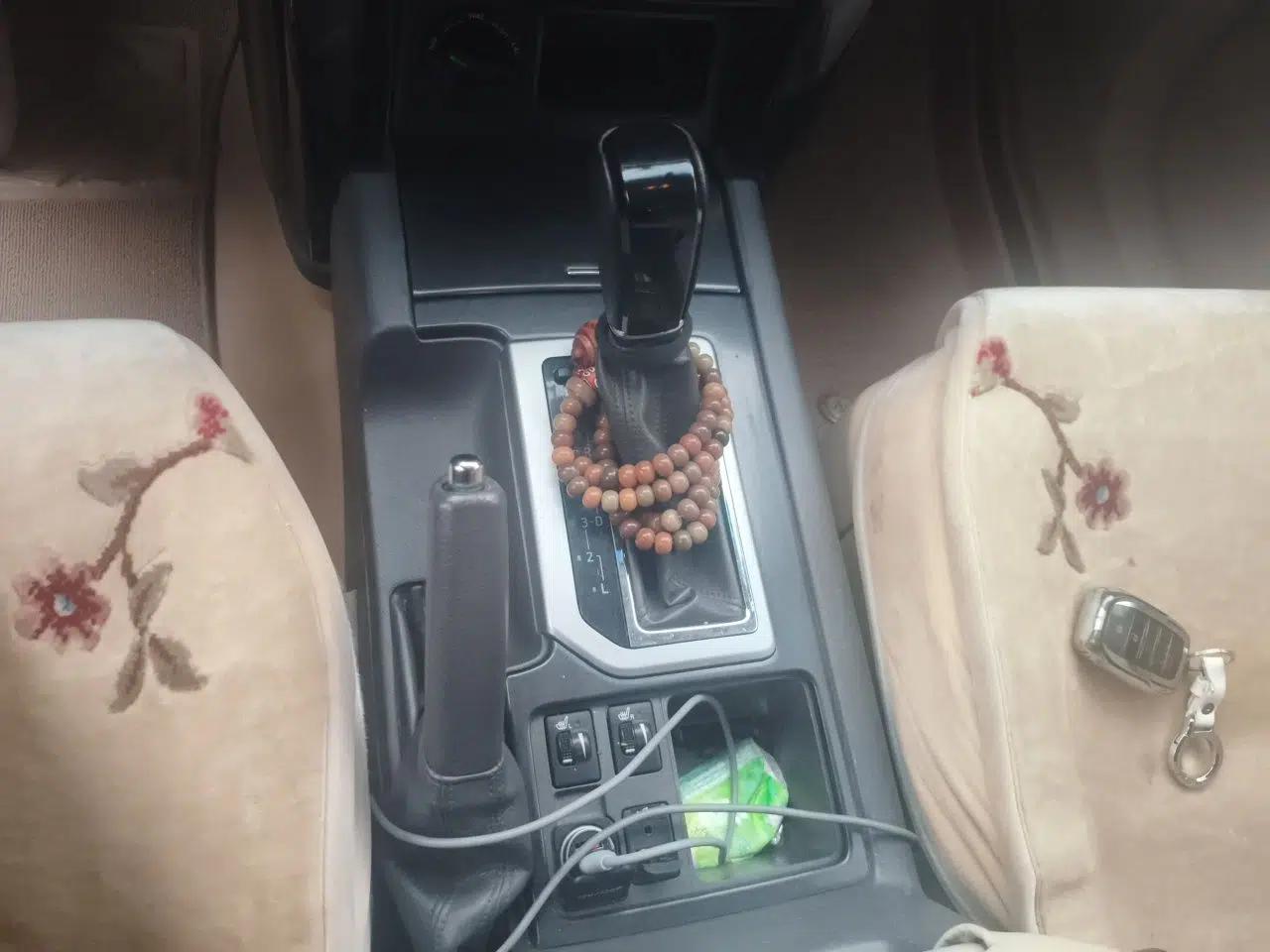 Toyota Prado — миниатюра 14