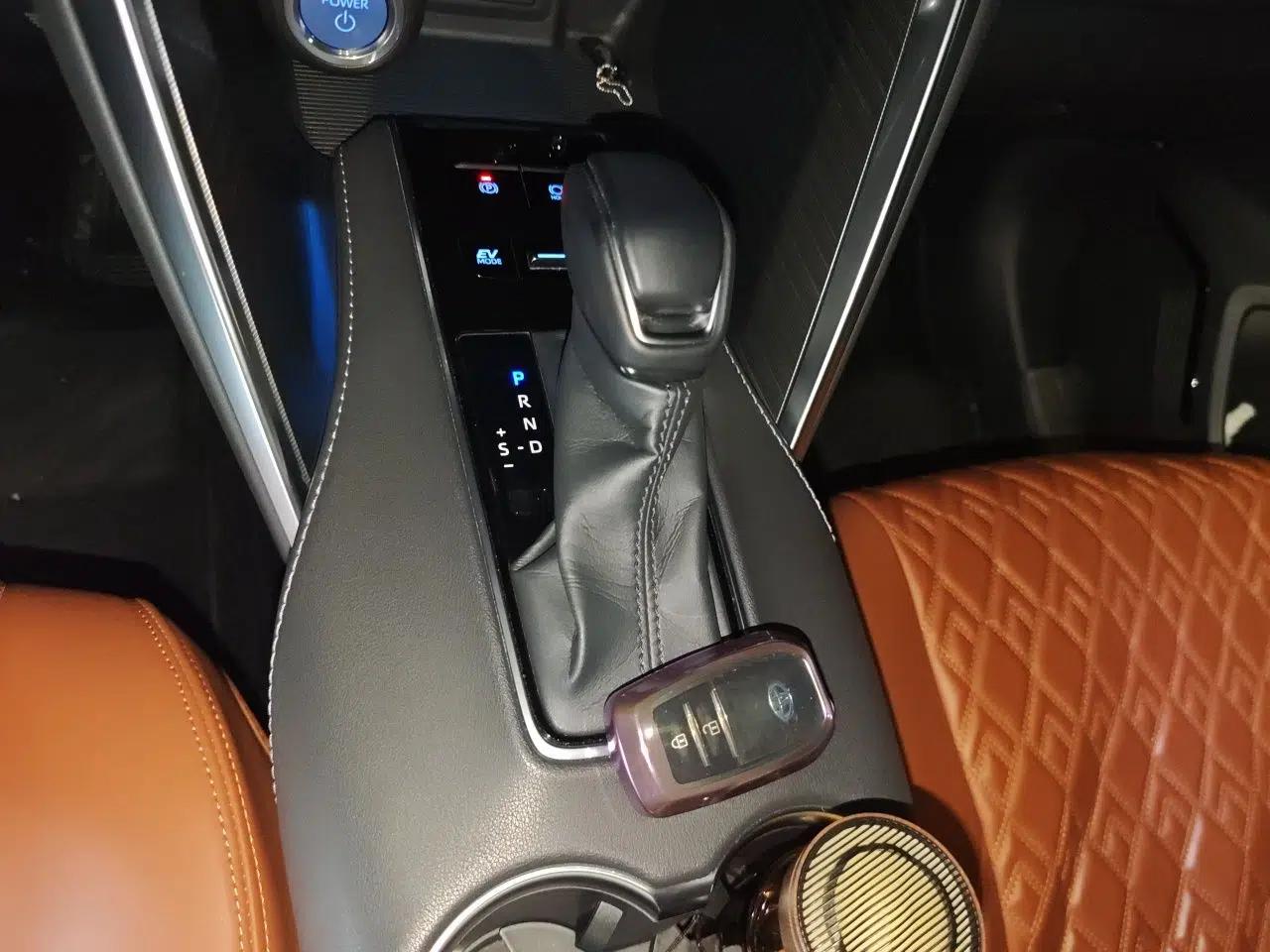 Toyota Harrier 2022 Dual-Engine 2.5L CVT Four-Wheel Drive Luxury Edition — миниатюра 14