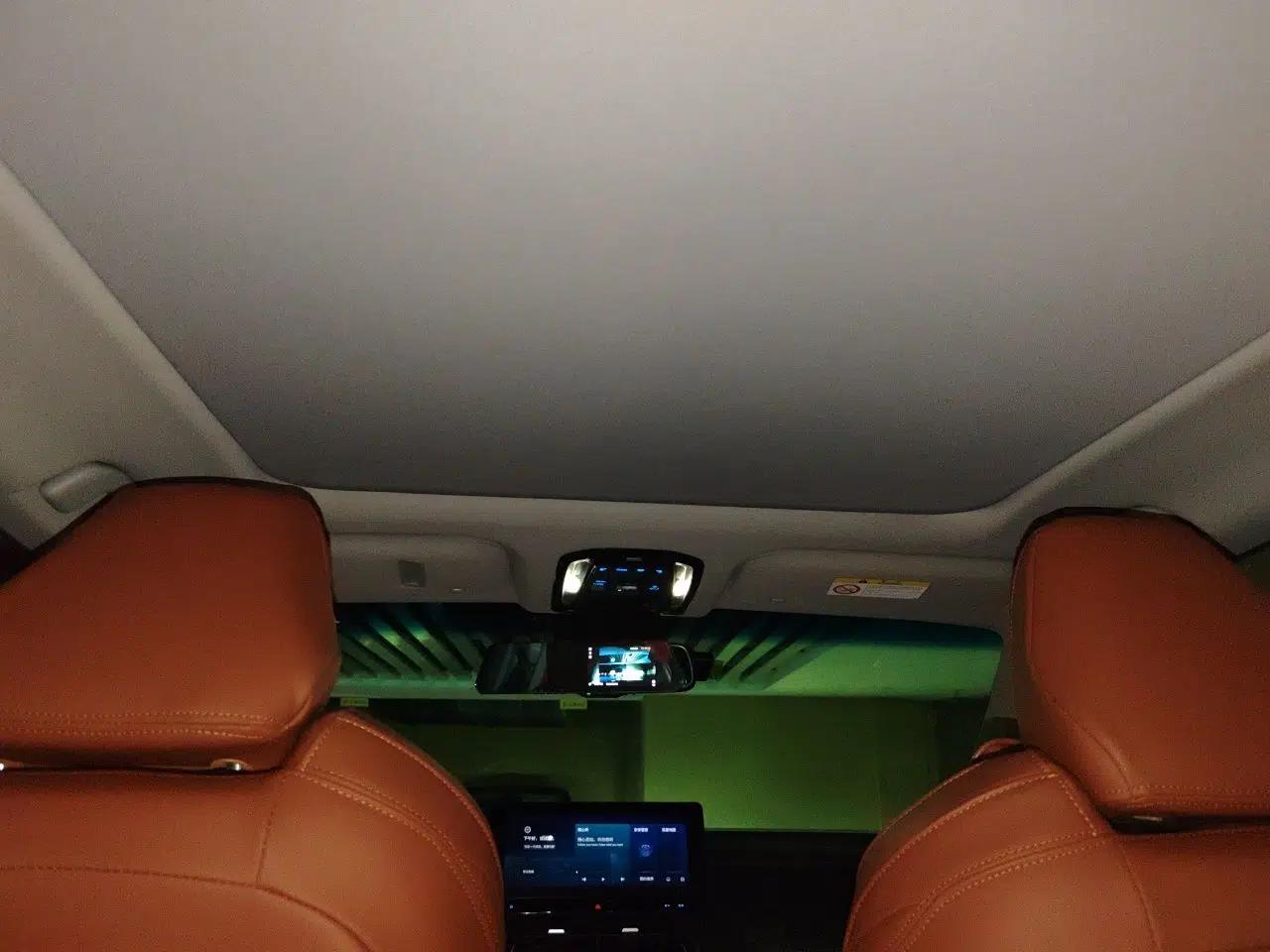 Toyota Harrier 2022 Dual-Engine 2.5L CVT Four-Wheel Drive Luxury Edition — миниатюра 18
