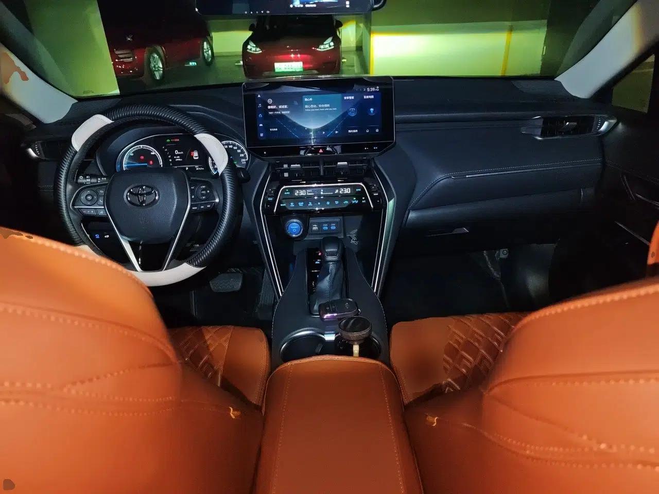 Toyota Harrier 2022 Dual-Engine 2.5L CVT Four-Wheel Drive Luxury Edition — миниатюра 9