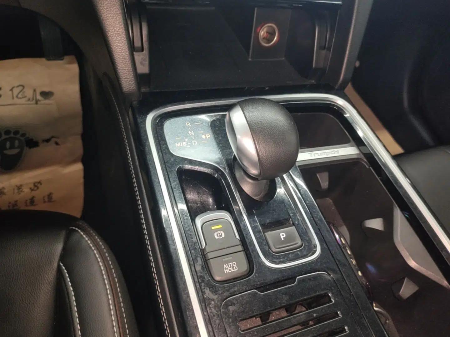 GAC Trumpchi GS8 2020 390T Two-Wheel Drive Luxury Smart Connectivity Version (7 Seats) — миниатюра 16