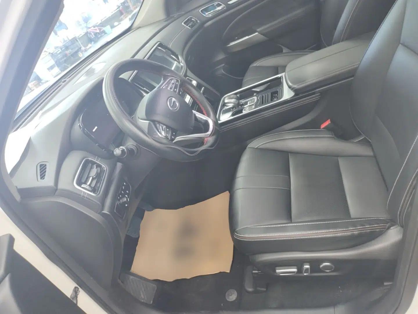GAC Trumpchi GS8 2020 390T Two-Wheel Drive Luxury Smart Connectivity Version (7 Seats) — миниатюра 17