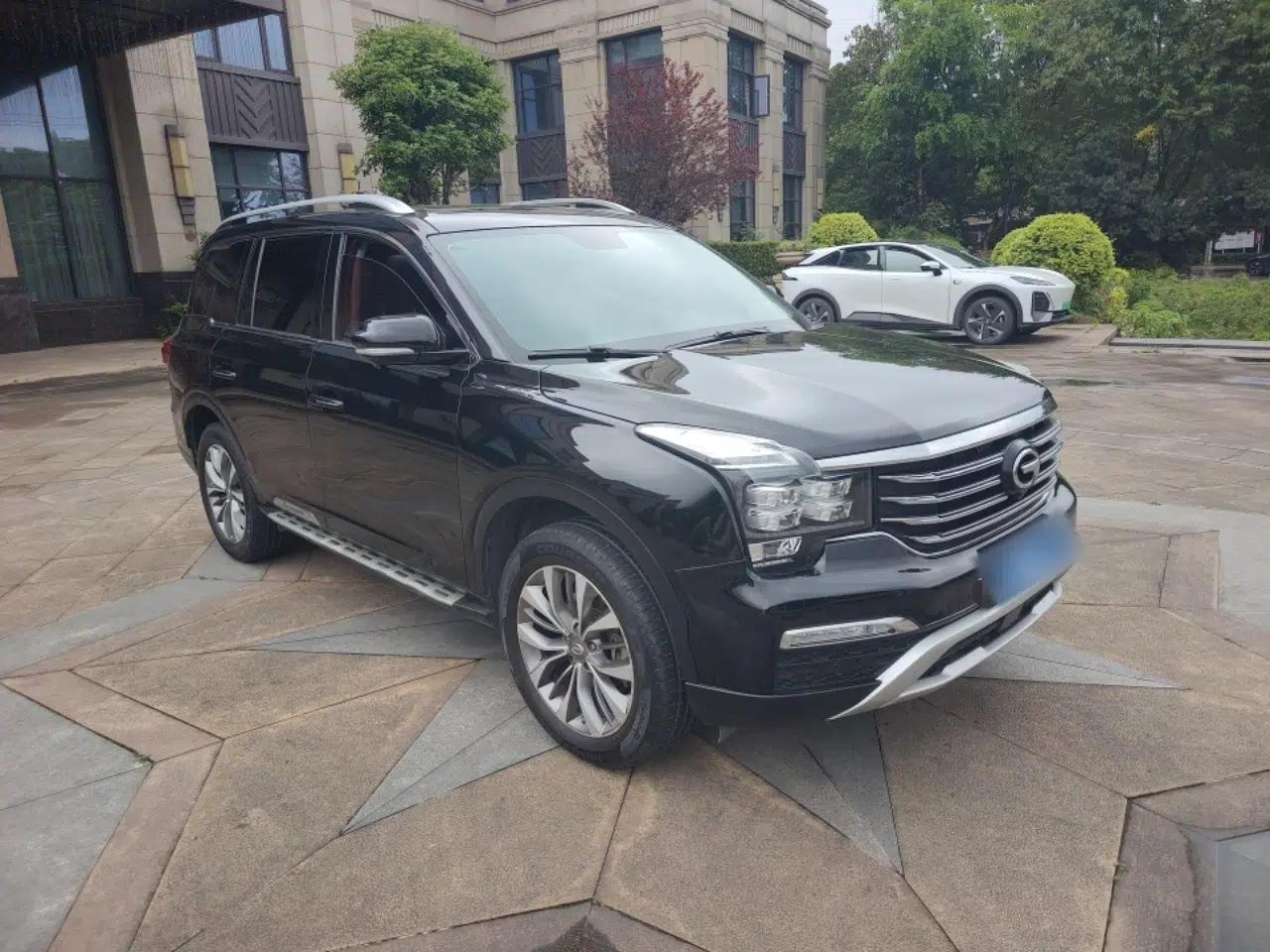 GAC Trumpchi GS8 2017 320T Two-Wheel Drive Luxury Smart Connectivity Version (7 Seats) — миниатюра 3