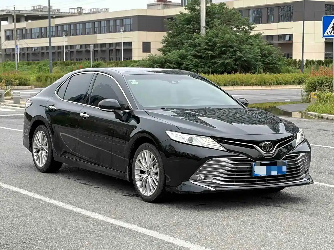 2018 Camry 2.5G Luxury Edition — миниатюра 3