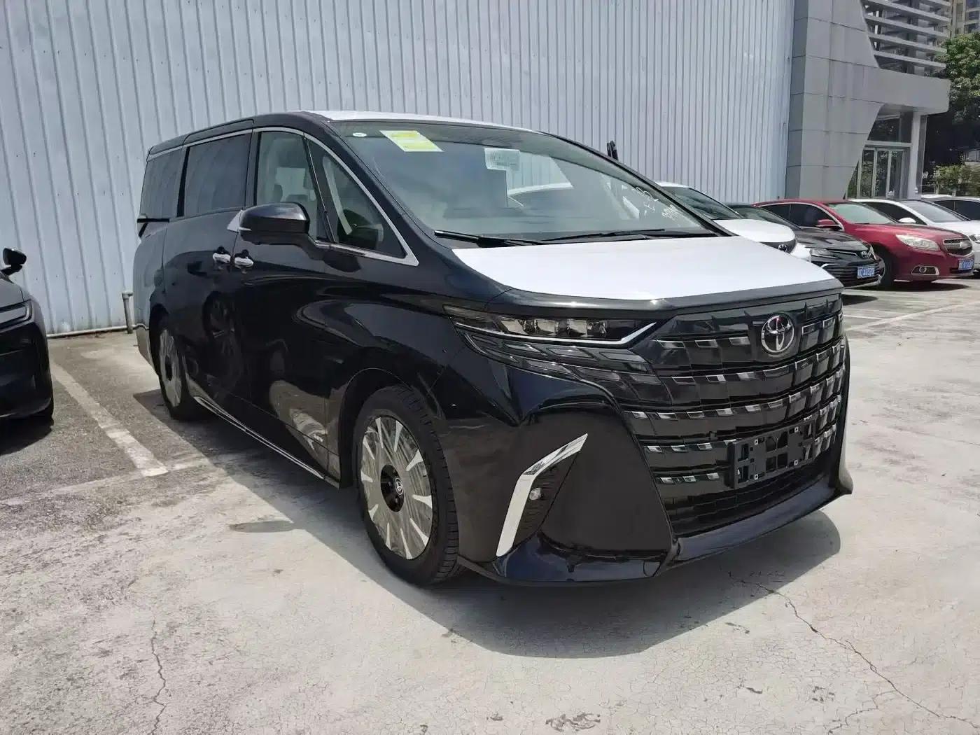 2025 Alphard Hybrid 2.5L Premium Gold Edition — миниатюра 1