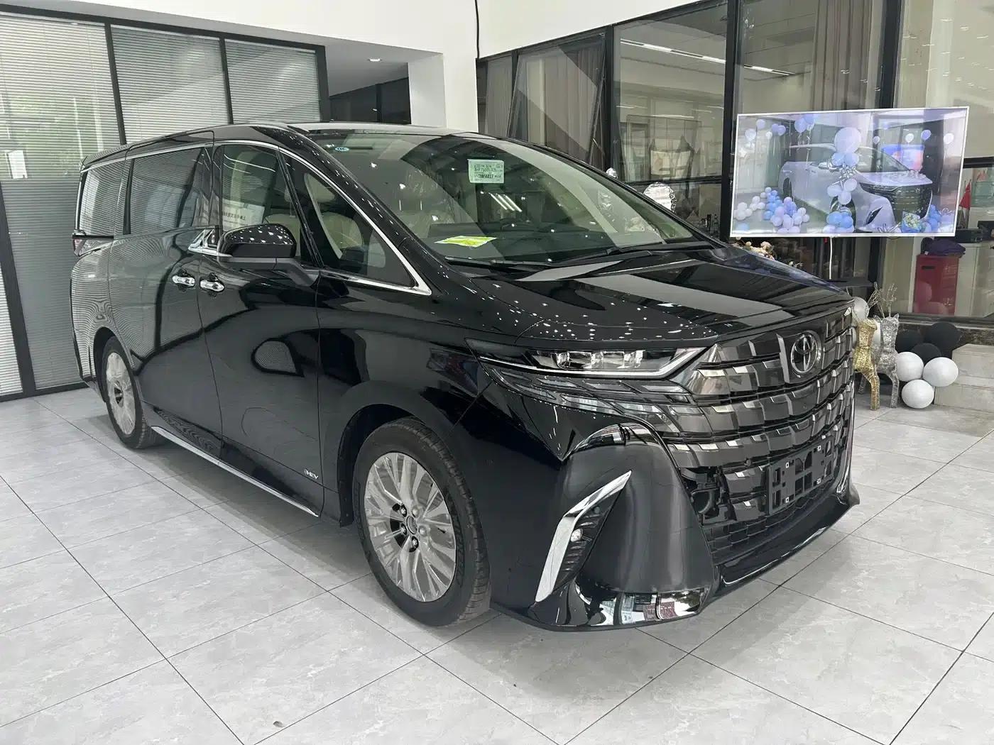2025 Alphard Hybrid 2.5L Premium Gold Edition — миниатюра 10