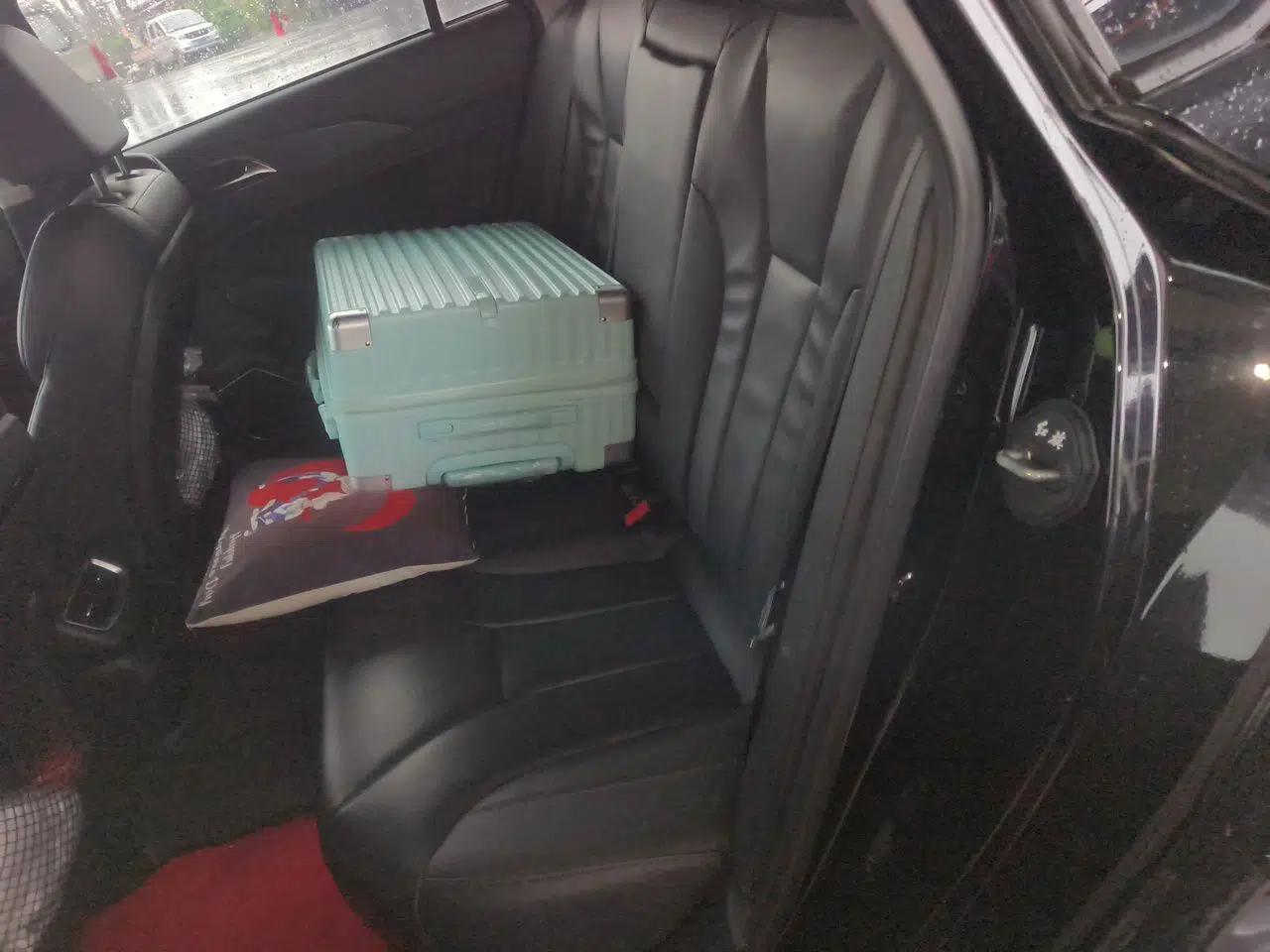 Hongqi H5 2020 1.8T Automatic ZhiLian QiYun Edition — миниатюра 17