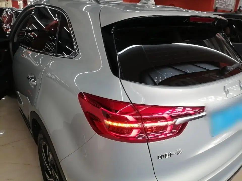 Hongqi HS5 2022 Revised Version 2.0T Smart Connect Flagship Edition — миниатюра 4