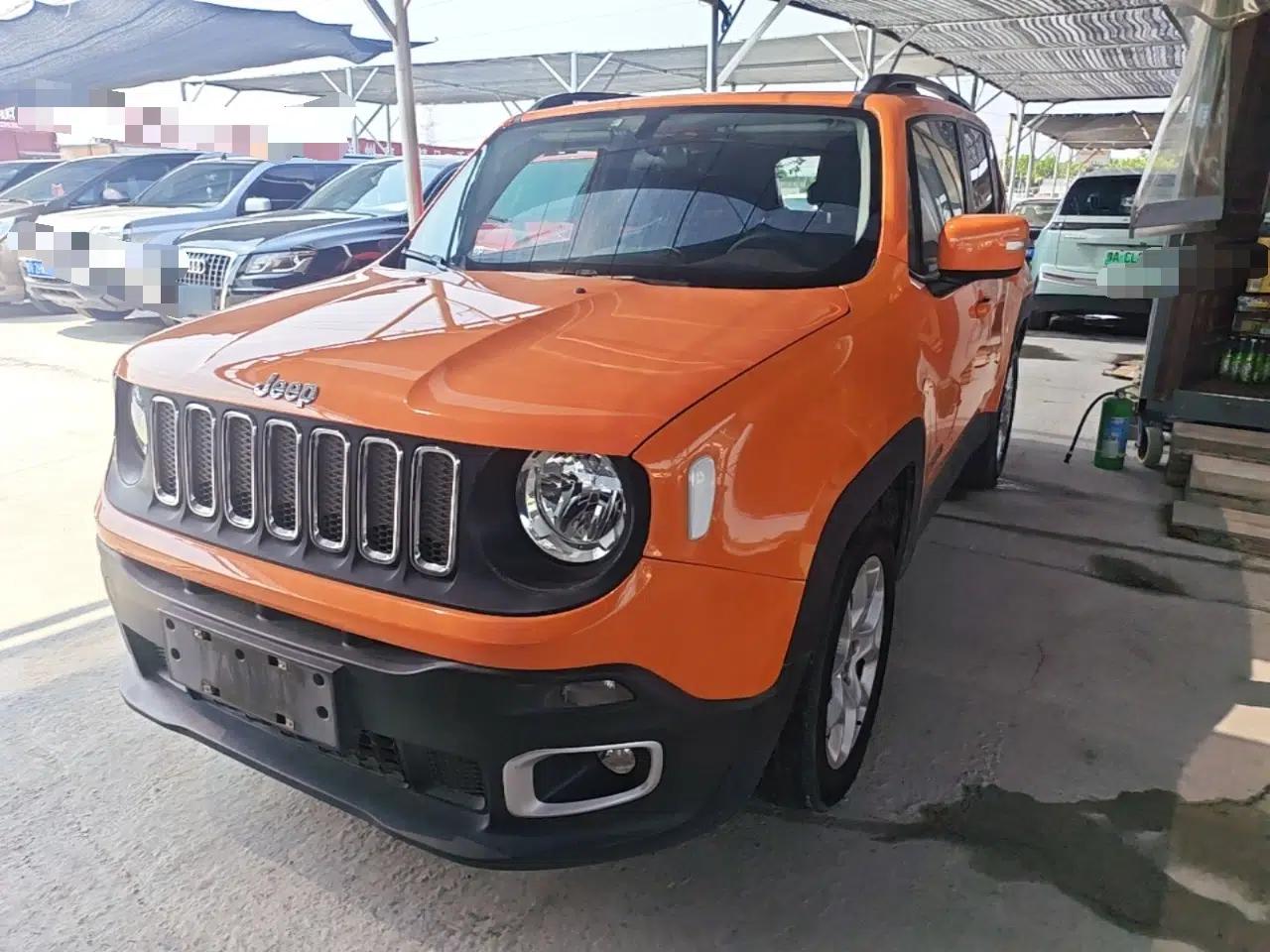 Jeep Renegade 2017 180T Automatic High-Energy Version — миниатюра 1