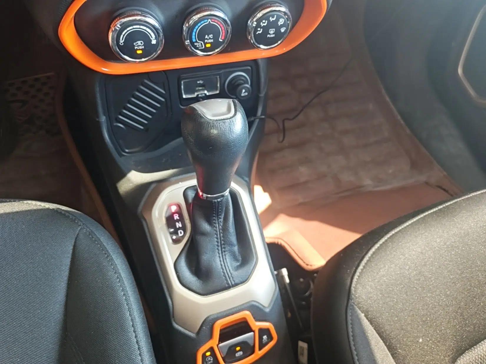 Jeep Renegade 2017 180T Automatic High-Energy Version — миниатюра 16