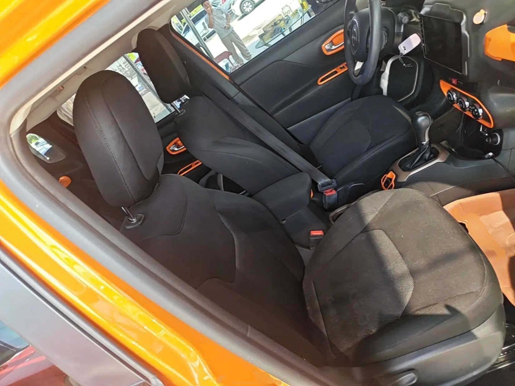 Jeep Renegade 2017 180T Automatic High-Energy Version — миниатюра 19