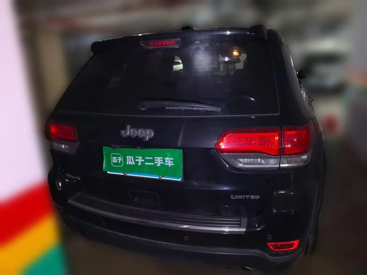 Jeep Grand Cherokee 2016 3.0L Comfort Navigation Edition — миниатюра 5