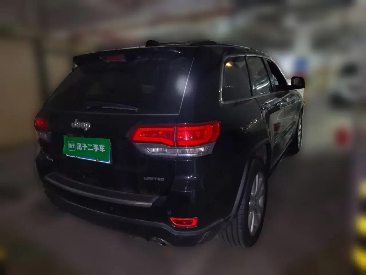 Jeep Grand Cherokee 2016 3.0L Comfort Navigation Edition — миниатюра 6