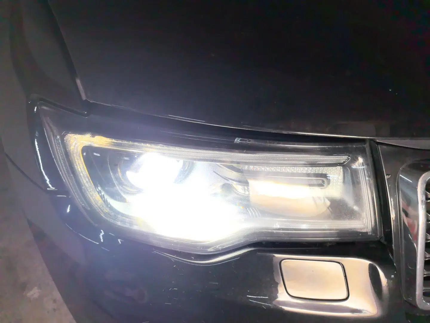 Jeep Grand Cherokee 2016 3.0L Comfort Navigation Edition — миниатюра 7