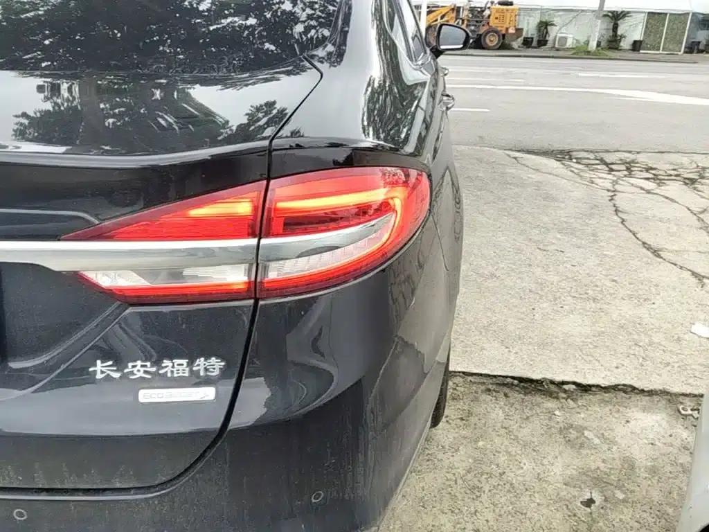 2017 Ford Mondeo EcoBoost 180 Fashion Edition — миниатюра 8