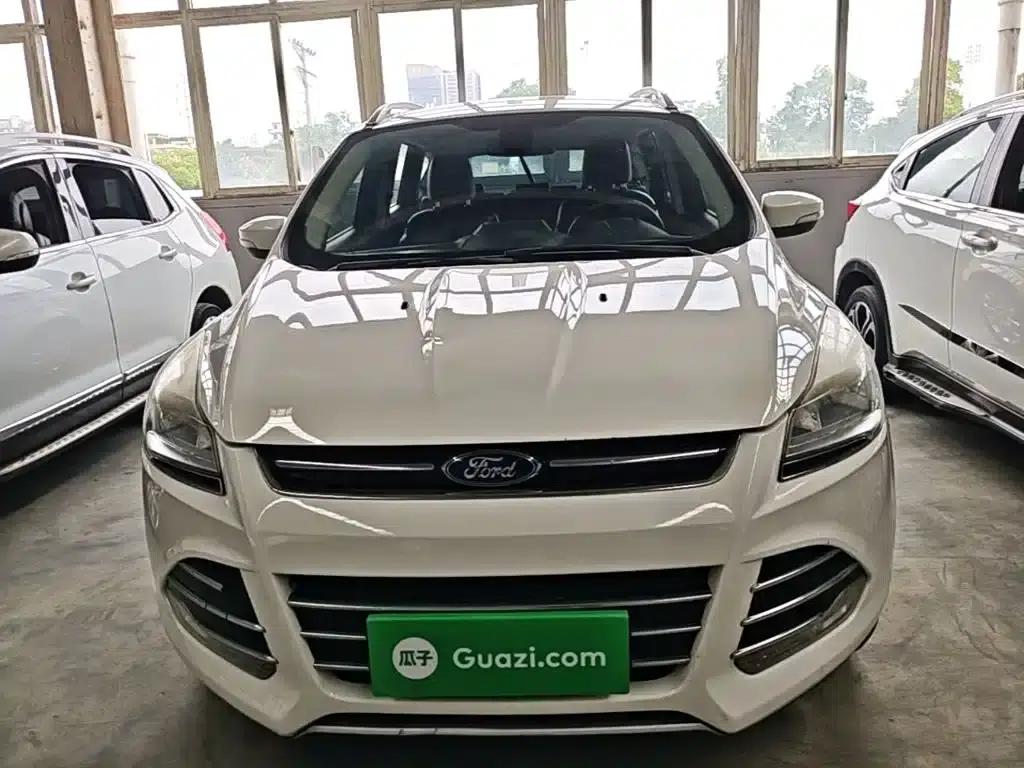 Ford Kuga 2015 1.5L GTDi 2WD Fashion Edition — миниатюра 3